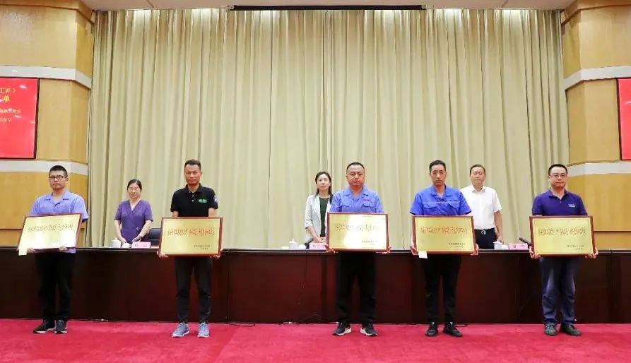 灯塔式人物丨技能大师郎冠军，照亮太阳集团tyc4633高压事业